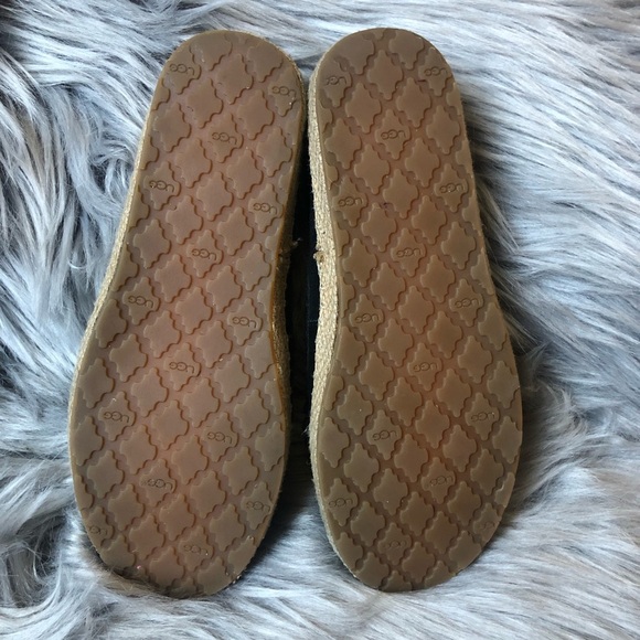 Ugg kid’s boho fringe moccasins in black and teal. Size 13 RARE! - Picture 3 of 6